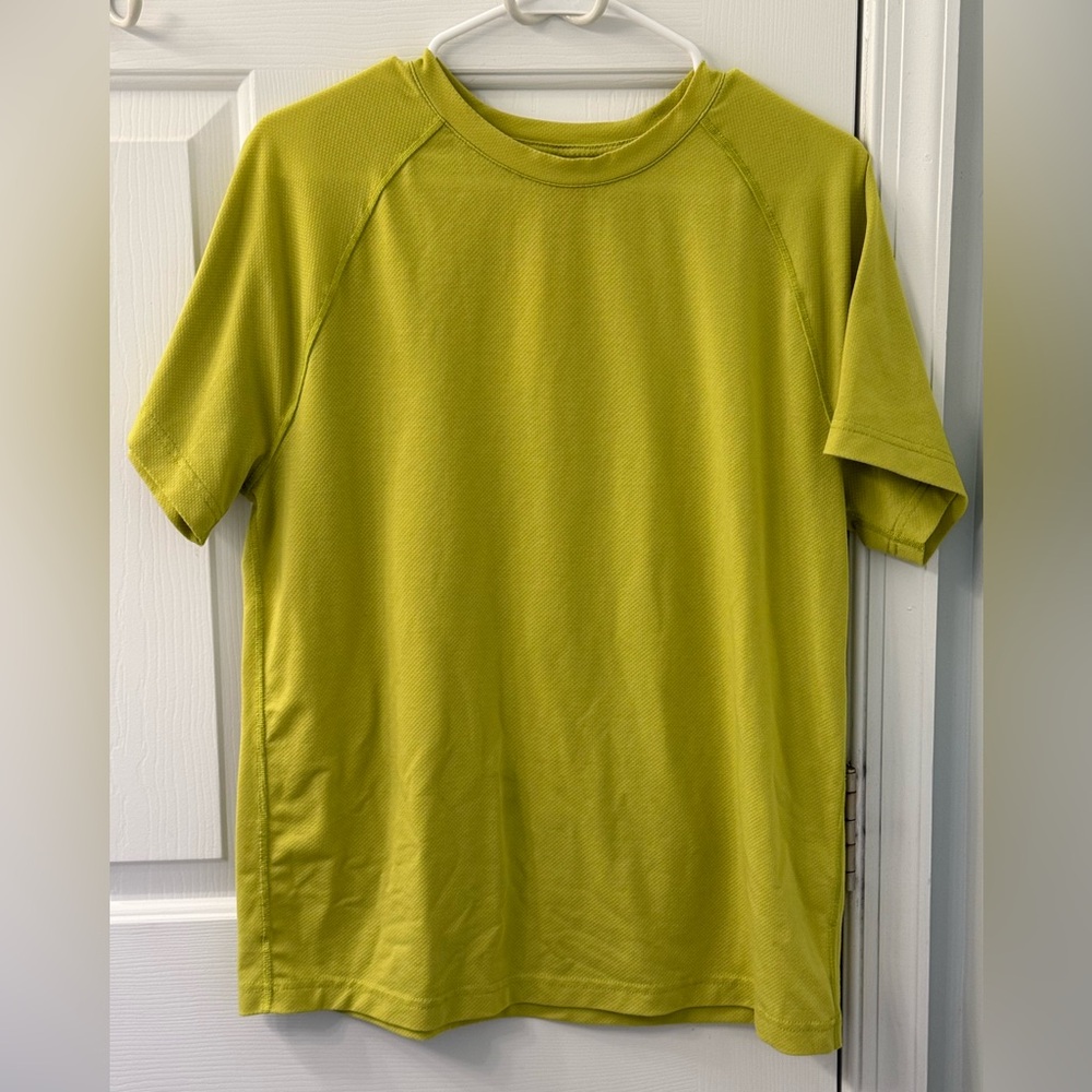 Outdoor voices green/yellow running workout dry fit shirt Medium